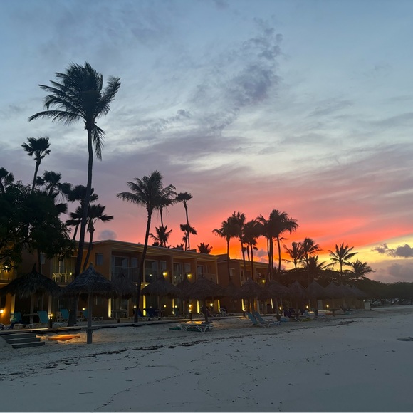 Meet your Posher, Anna - Picture 2 of 3